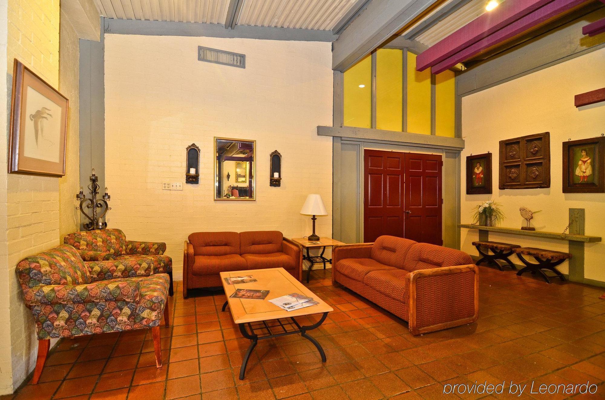 Spanish Trace Inn Athens Interior photo