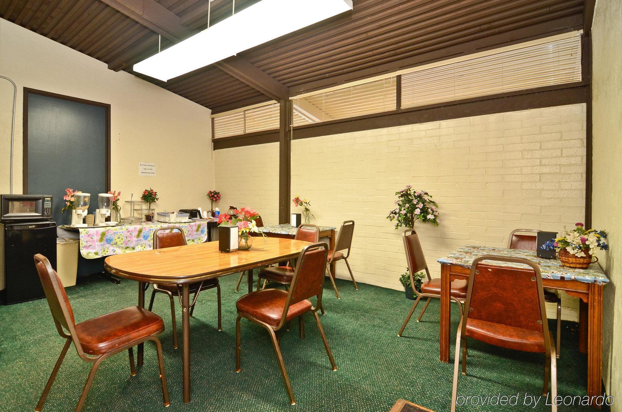 Spanish Trace Inn Athens Restaurant photo