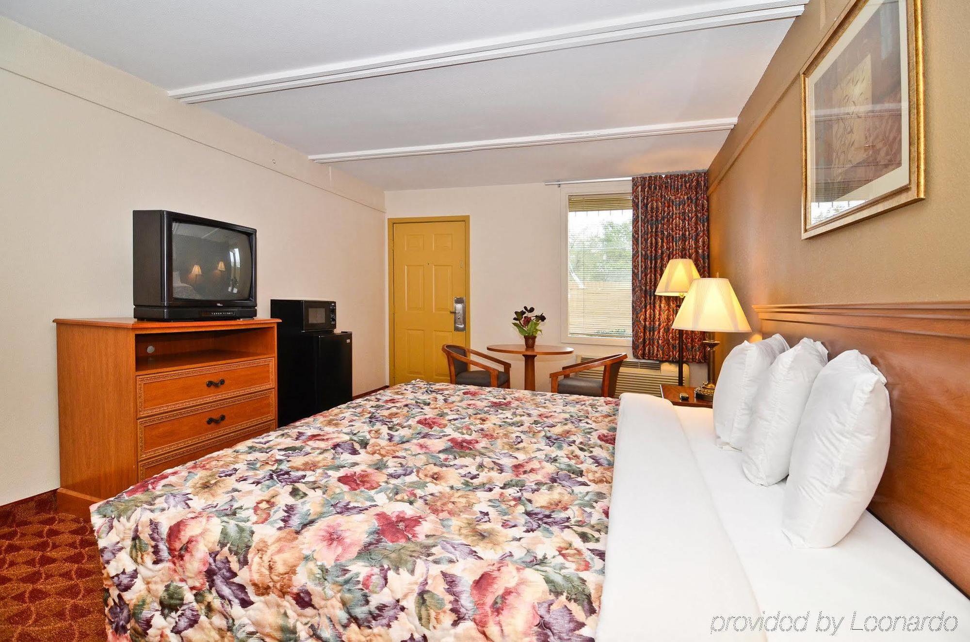 Spanish Trace Inn Athens Room photo