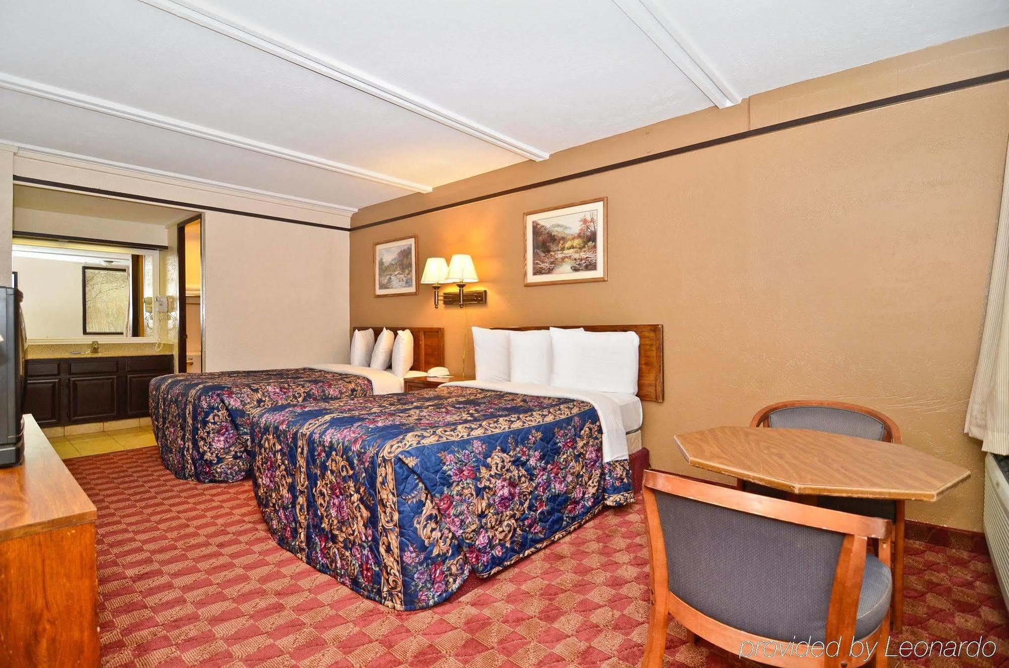 Spanish Trace Inn Athens Room photo